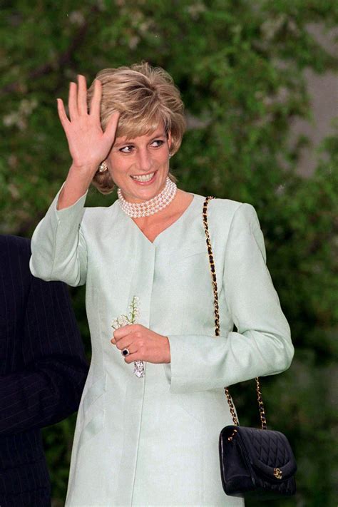 princess diana in chanel|chanel bag vintage 1960.